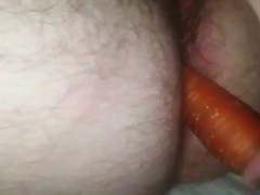 Irish Cam boy Uses a corrot